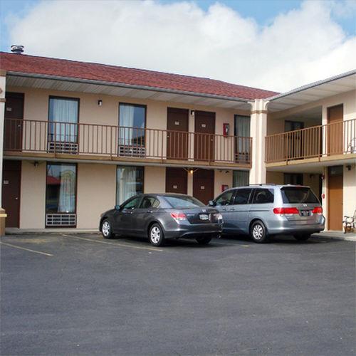 Motel Parkway